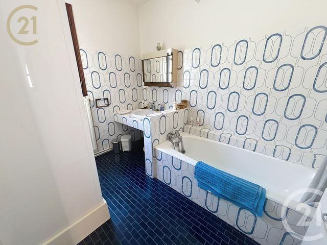 Afficher la photo en grand maison à vendre - 7 pièces - 133.1 m2 - MONTPON MENESTEROL - 24 - AQUITAINE - Century 21 Vallée De L'Isle