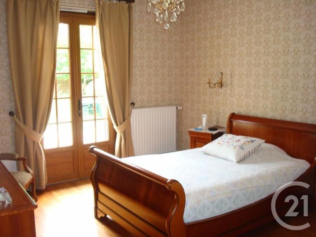 Afficher la photo en grand maison à vendre - 7 pièces - 133.1 m2 - MONTPON MENESTEROL - 24 - AQUITAINE - Century 21 Vallée De L'Isle