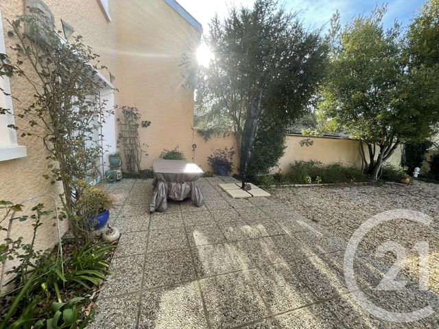 Afficher la photo en grand maison à vendre - 4 pièces - 140.0 m2 - MONTPON MENESTEROL - 24 - AQUITAINE - Century 21 Vallée De L'Isle