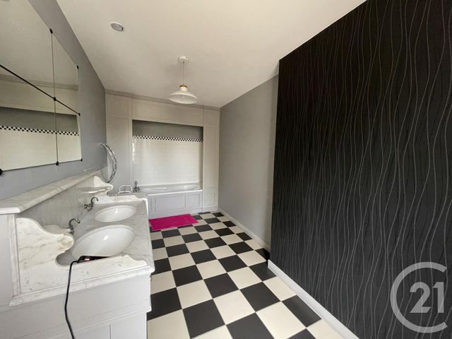 maison à vendre - 8 pièces - 332.3 m2 - MONTPON MENESTEROL - 24 - AQUITAINE - Century 21 Vallée De L'Isle