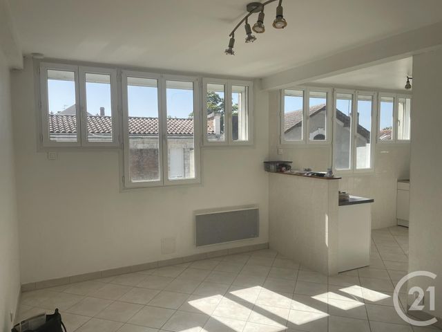 Appartement F3 à louer - 3 pièces - 51.0 m2 - MONTPON MENESTEROL - 24 - AQUITAINE - Century 21 Vallée De L'Isle