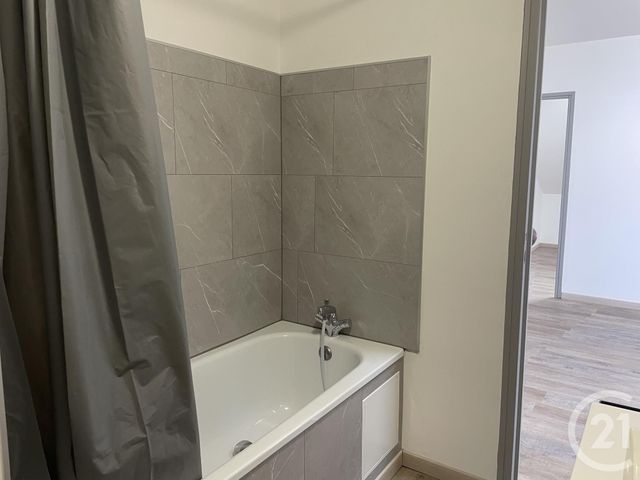 Afficher la photo en grand Appartement F2 à louer - 2 pièces - 37.2 m2 - MONTPON MENESTEROL - 24 - AQUITAINE - Century 21 Vallée De L'Isle