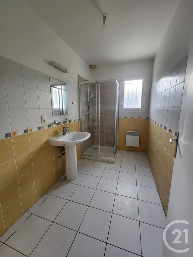 maison à louer - 4 pièces - 80.0 m2 - MONTPON MENESTEROL - 24 - AQUITAINE - Century 21 Vallée De L'Isle