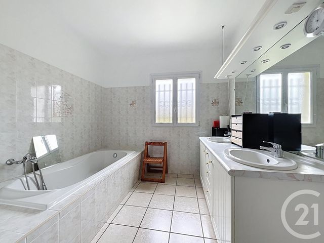 maison à vendre - 5 pièces - 145.0 m2 - MONTPON MENESTEROL - 24 - AQUITAINE - Century 21 Vallée De L'Isle