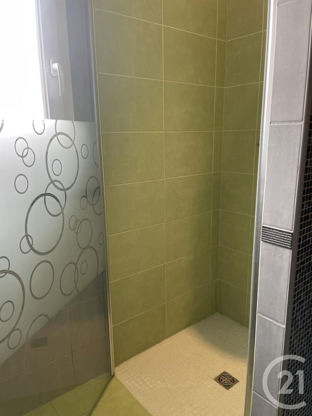 maison à louer - 4 pièces - 84.1 m2 - ST SEURIN SUR L ISLE - 33 - AQUITAINE - Century 21 Vallée De L'Isle