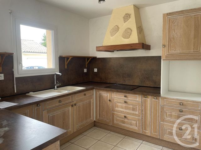 maison à louer - 4 pièces - 84.1 m2 - ST SEURIN SUR L ISLE - 33 - AQUITAINE - Century 21 Vallée De L'Isle