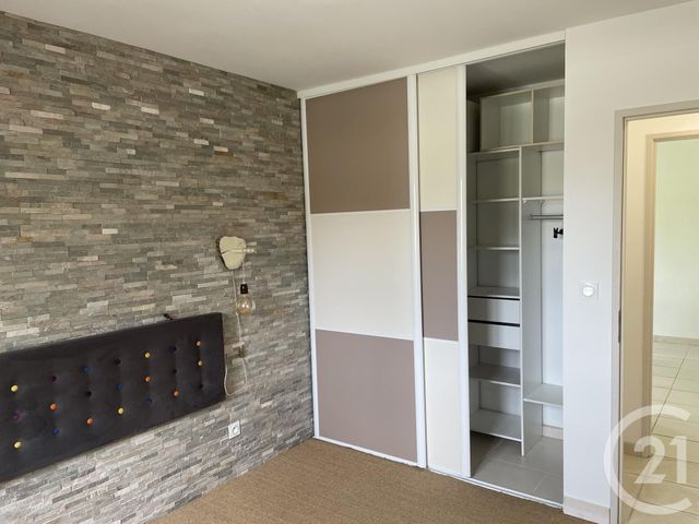 maison à louer - 4 pièces - 84.1 m2 - ST SEURIN SUR L ISLE - 33 - AQUITAINE - Century 21 Vallée De L'Isle