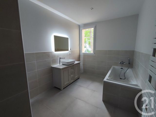 Appartement à louer - 4 pièces - 106.8 m2 - MONTPON MENESTEROL - 24 - AQUITAINE - Century 21 Vallée De L'Isle