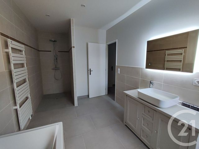 Appartement à louer - 4 pièces - 106.8 m2 - MONTPON MENESTEROL - 24 - AQUITAINE - Century 21 Vallée De L'Isle