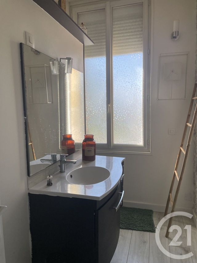 Appartement F2 à louer - 2 pièces - 52.0 m2 - MONTPON MENESTEROL - 24 - AQUITAINE - Century 21 Vallée De L'Isle