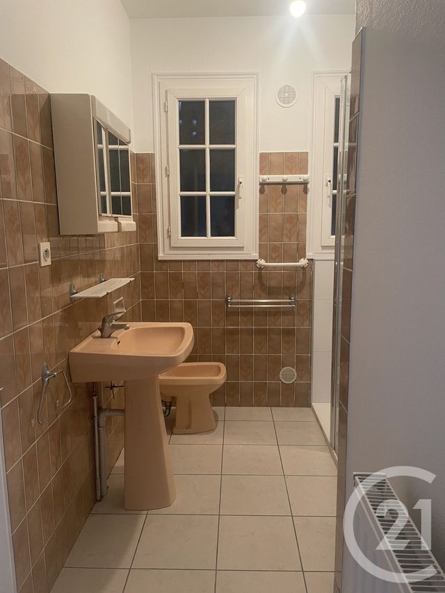 maison à louer - 4 pièces - 120.0 m2 - MONTPON MENESTEROL - 24 - AQUITAINE - Century 21 Vallée De L'Isle