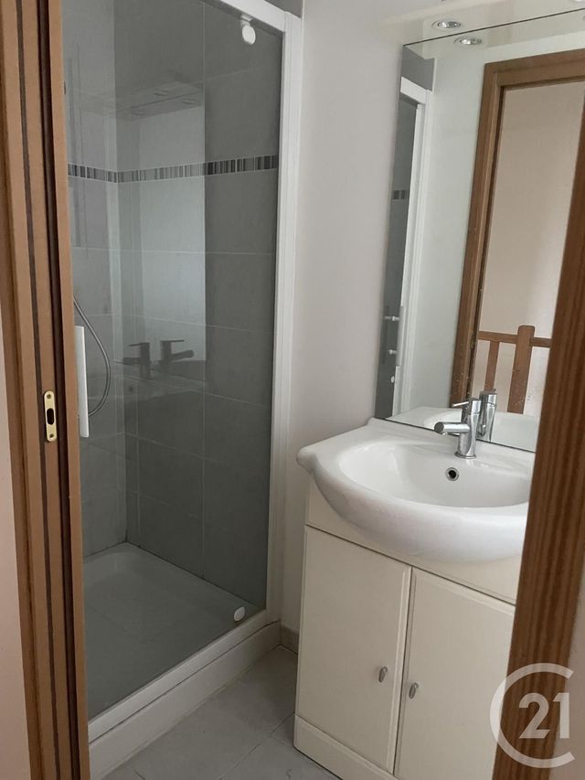 Appartement à louer - 3 pièces - 47.0 m2 - MONTPON MENESTEROL - 24 - AQUITAINE - Century 21 Vallée De L'Isle