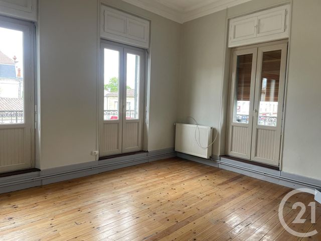 Appartement à louer - 4 pièces - 97.78 m2 - MONTPON MENESTEROL - 24 - AQUITAINE - Century 21 Vallée De L'Isle