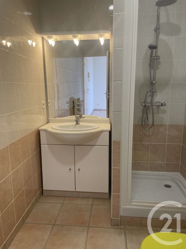 Appartement à louer - 2 pièces - 33.0 m2 - MONTPON MENESTEROL - 24 - AQUITAINE - Century 21 Vallée De L'Isle