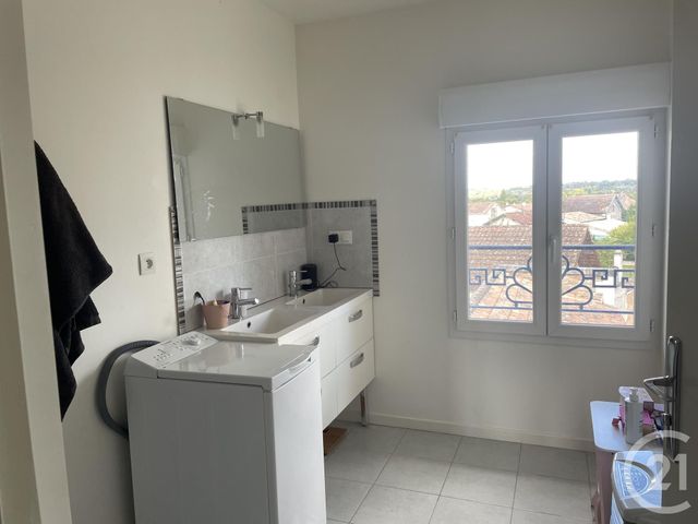 Appartement F3 à louer - 3 pièces - 75.0 m2 - MONTPON MENESTEROL - 24 - AQUITAINE - Century 21 Vallée De L'Isle