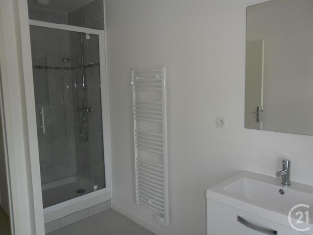 Appartement F3 à louer - 3 pièces - 75.0 m2 - MONTPON MENESTEROL - 24 - AQUITAINE - Century 21 Vallée De L'Isle
