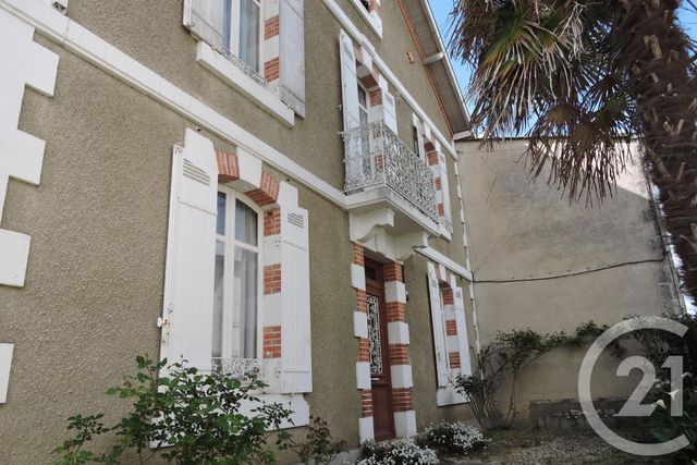 maison à vendre - 8 pièces - 194.0 m2 - MONTPON MENESTEROL - 24 - AQUITAINE - Century 21 Vallée De L'Isle