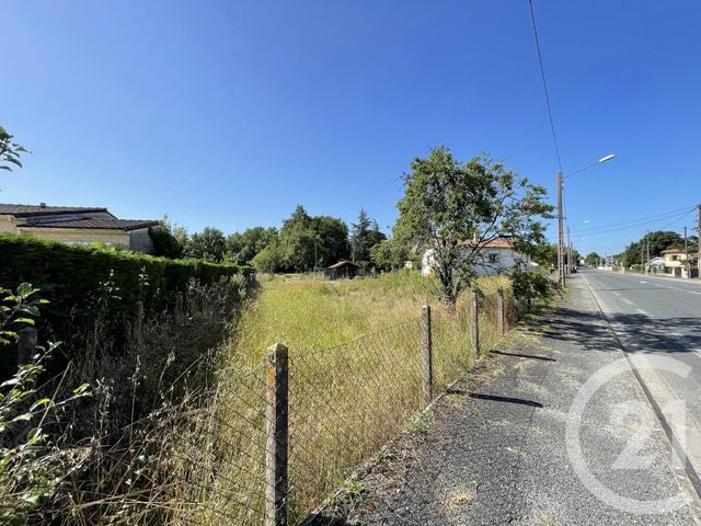 Afficher la photo en grand terrain à vendre - 682.0 m2 - MONTPON MENESTEROL - 24 - AQUITAINE - Century 21 Vallée De L'Isle