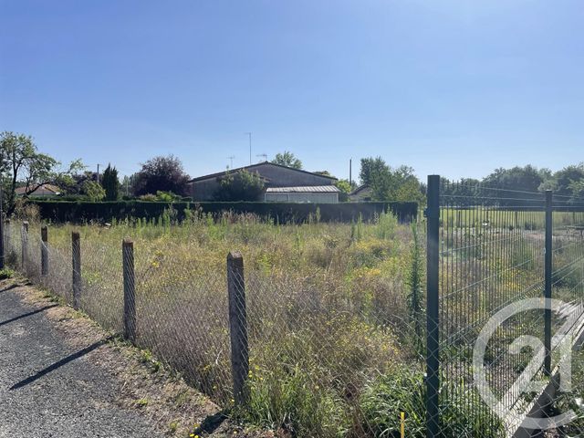Afficher la photo en grand terrain à vendre - 682.0 m2 - MONTPON MENESTEROL - 24 - AQUITAINE - Century 21 Vallée De L'Isle
