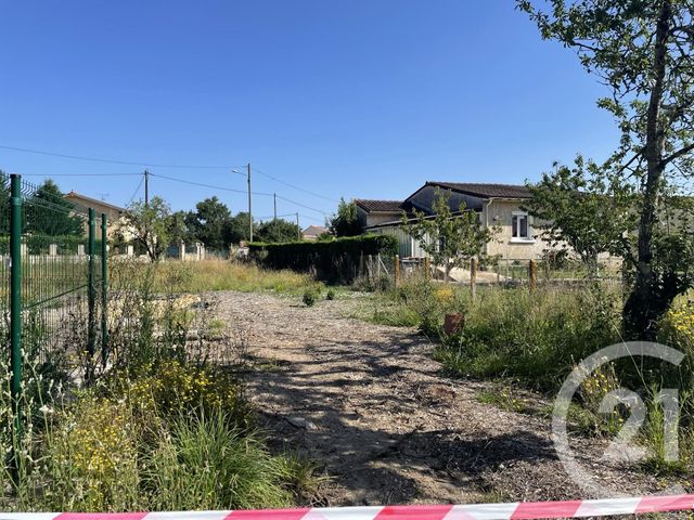 Afficher la photo en grand terrain à vendre - 682.0 m2 - MONTPON MENESTEROL - 24 - AQUITAINE - Century 21 Vallée De L'Isle