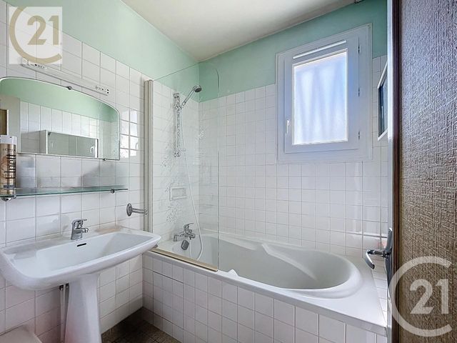 Afficher la photo en grand maison à vendre - 3 pièces - 59.2 m2 - MONTPON MENESTEROL - 24 - AQUITAINE - Century 21 Vallée De L'Isle